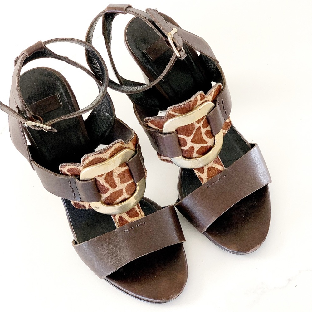 BATA Block Heel Brown Leather Strappy Sandals With Gold-Tone Hardware - Picture 3 of 10